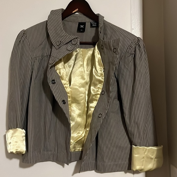 Cropped jacket - Picture 2 of 4